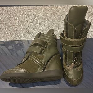 Monika Chiang Olive Green Bootie Platform Sneaker  US 9.5 = EU 40
